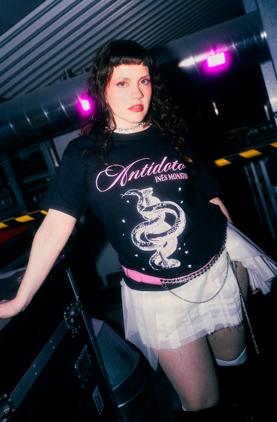 Inês Monstro - T-shirt "Antídoto" - Design Rosa